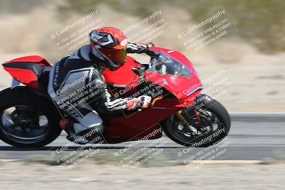 media/Dec-01-2025-Moto Forza (Mon) [[2daa91e15f]]/3-Beginner Group/Session 2 (Turn 7 Inside Pans)/